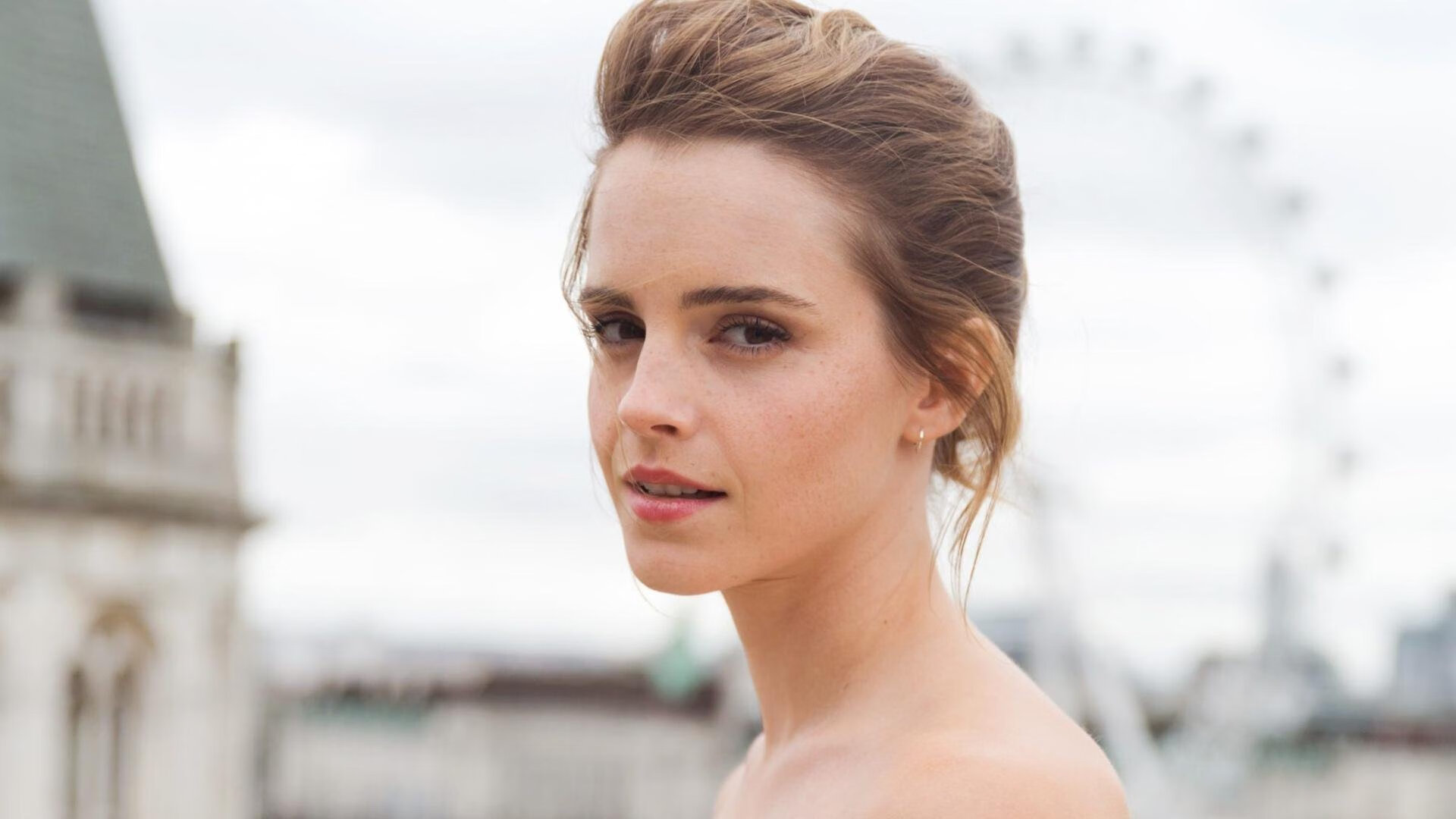 电子竞技：虚拟足球比赛的快速崛起，电子竞技的虚拟性